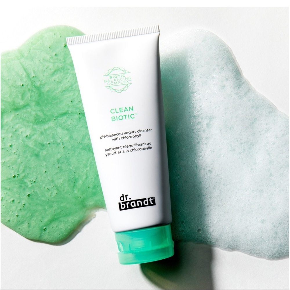 🌿 Dr. Brandt Skincare Clean Biotic pH-balanced yogurt cleanser with chlorophyll